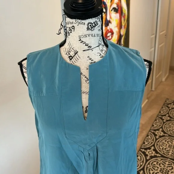 Tory Burch Womens Sleeveless Ruffle Trim Blouse Top Blue Size 4 Round Ne… - Picture 3 of 12